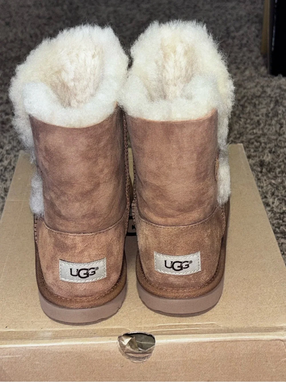 UGG Bailey Button II 
